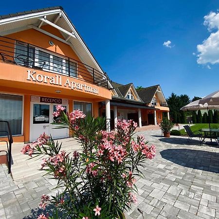 Korall Apartman Balatonfůzfő Exteriör bild