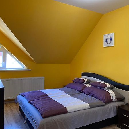 Korall Apartman Balatonfůzfő Exteriör bild