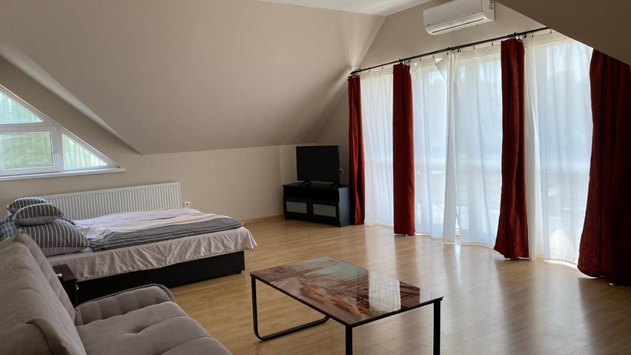 Korall Apartman Balatonfůzfő Exteriör bild
