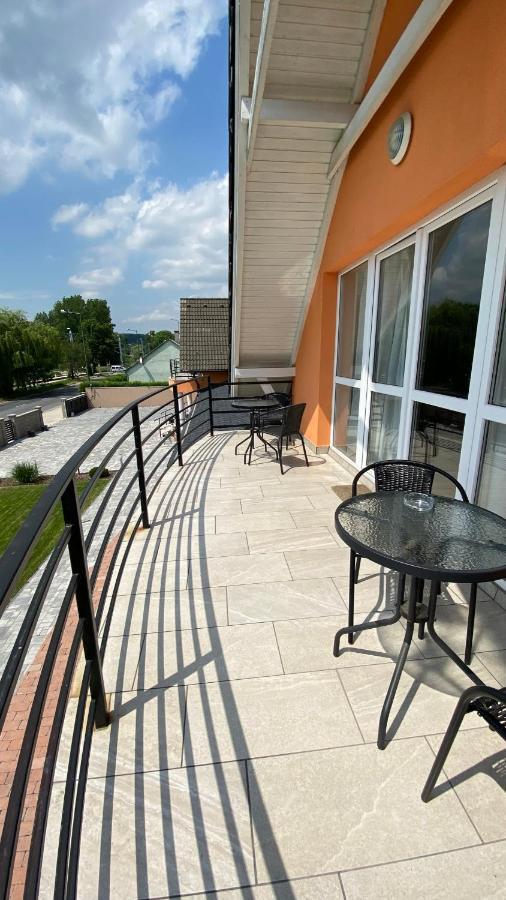 Korall Apartman Balatonfůzfő Exteriör bild