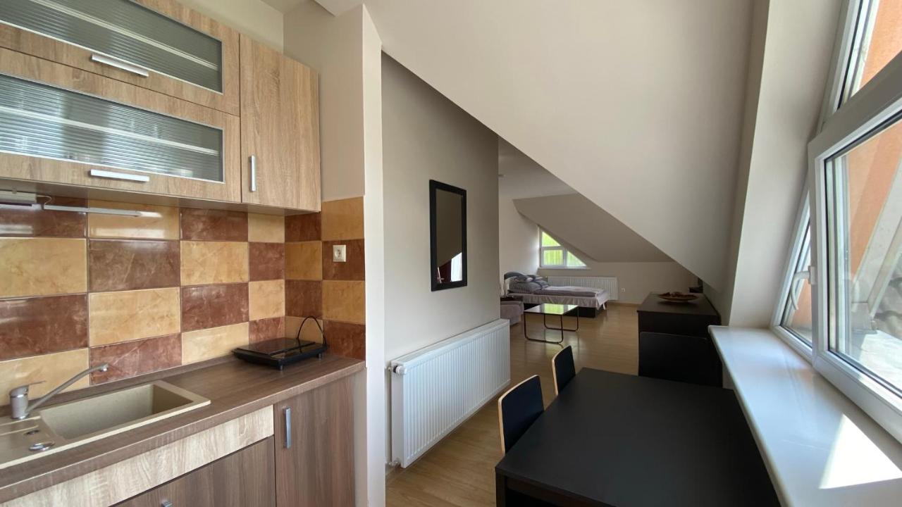 Korall Apartman Balatonfůzfő Exteriör bild