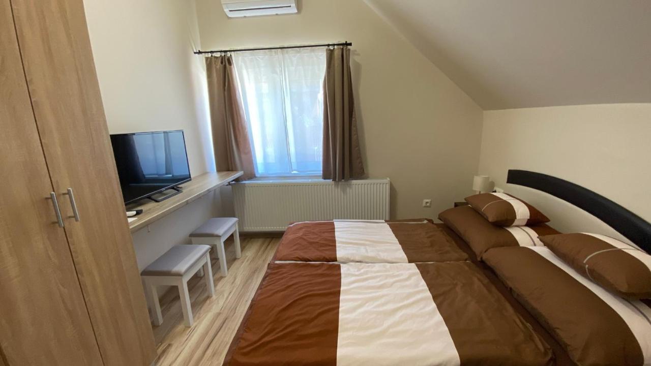 Korall Apartman Balatonfůzfő Exteriör bild