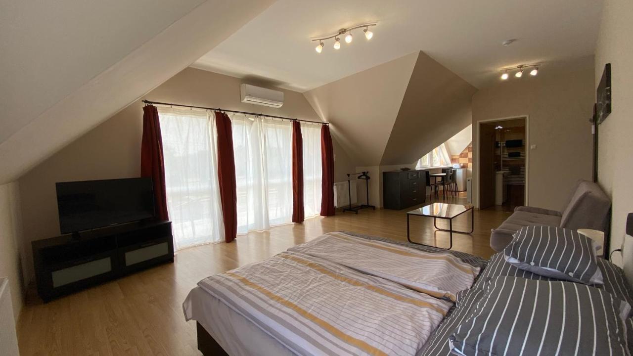Korall Apartman Balatonfůzfő Exteriör bild