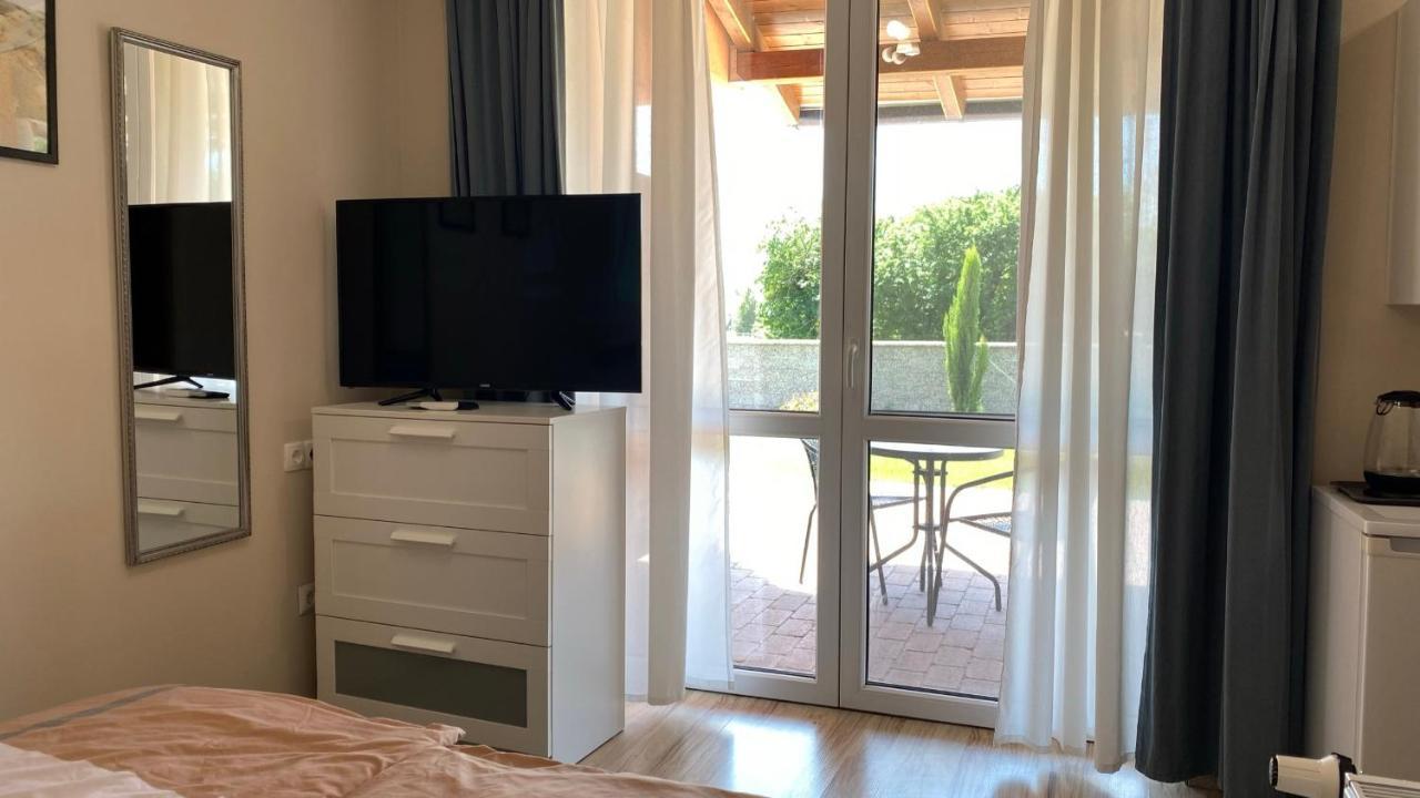 Korall Apartman Balatonfůzfő Exteriör bild
