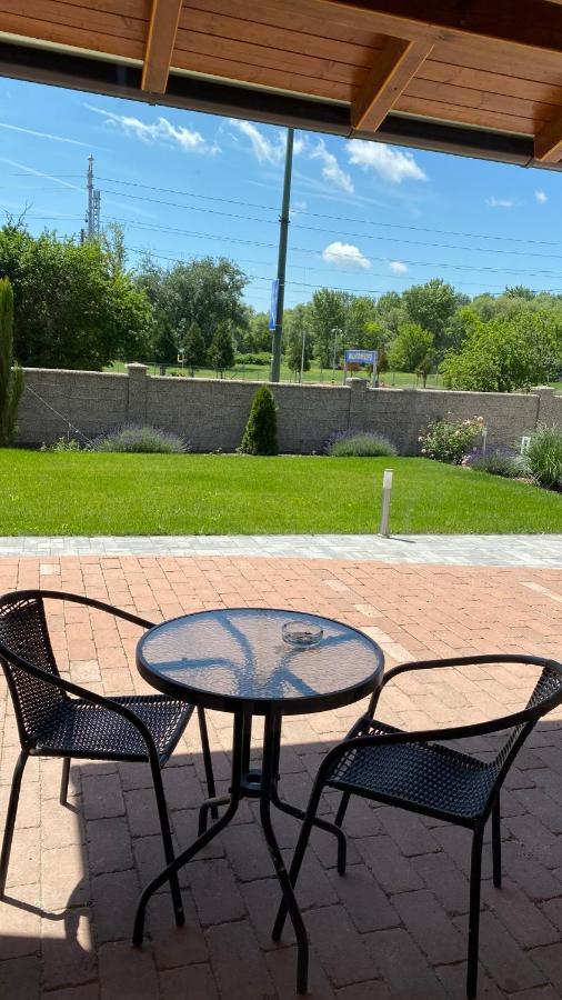 Korall Apartman Balatonfůzfő Exteriör bild