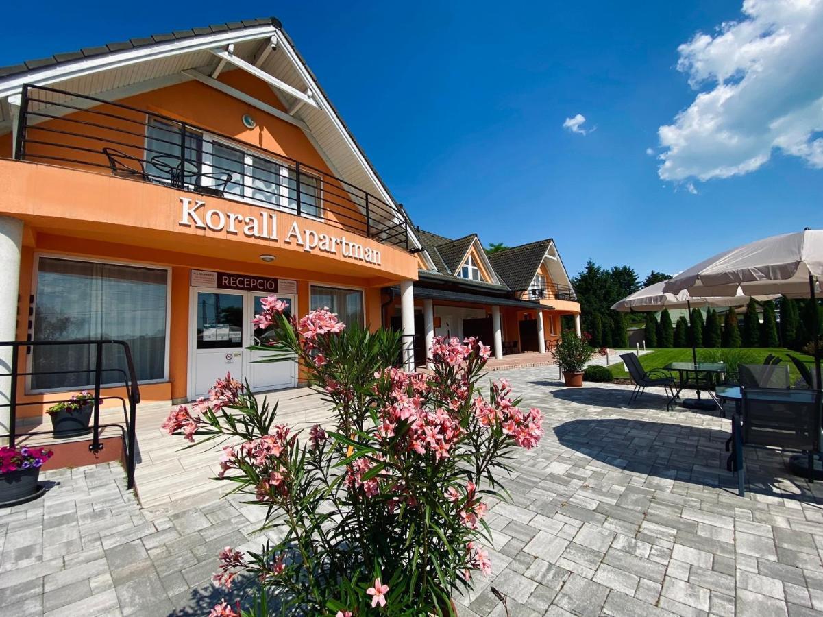 Korall Apartman Balatonfůzfő Exteriör bild