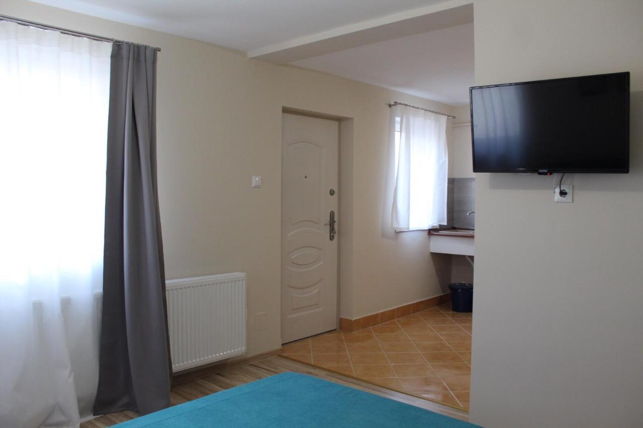 Korall Apartman Balatonfůzfő Exteriör bild
